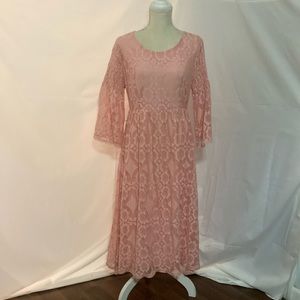 NWT Suzanne Berto pink lace midi with bell sleeves size large